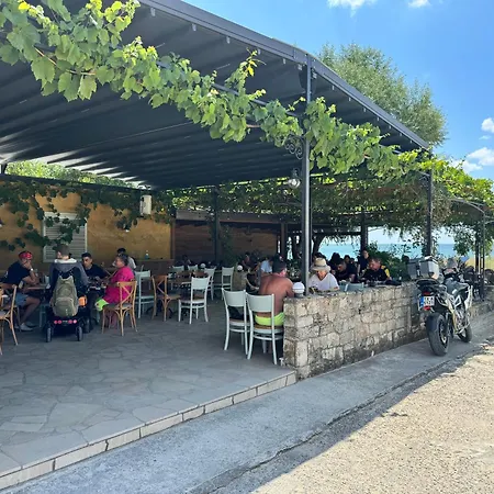 Kamp alanı Karavana Tropicana *
