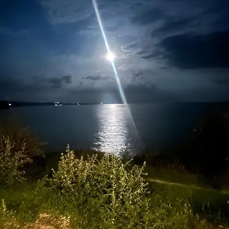 Karavana Tropicana Кемпинг *