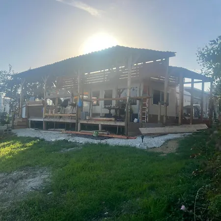 Кемпинг Karavana Tropicana Варна